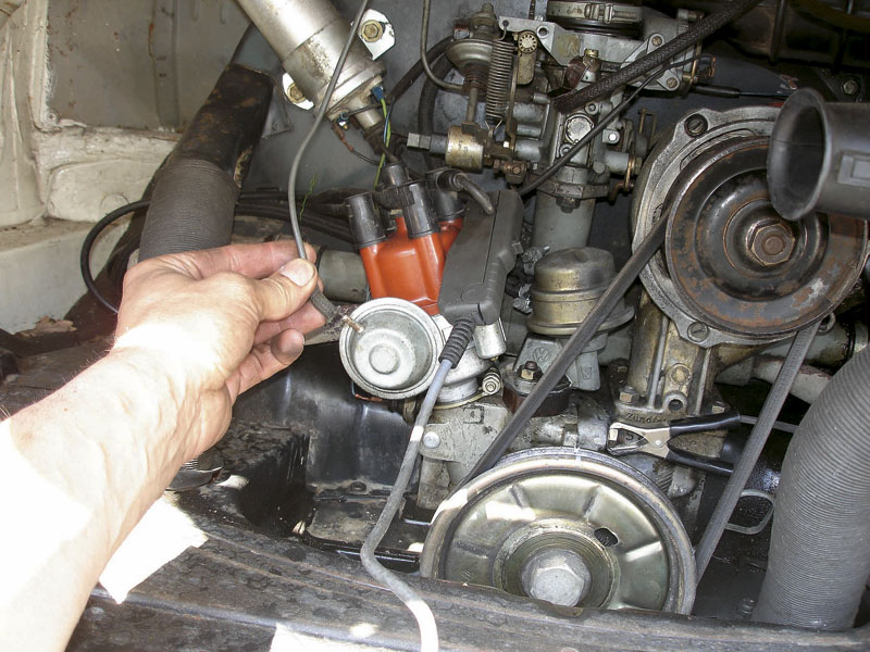 Setting ignition timing with a strobe VW Camper and Bus