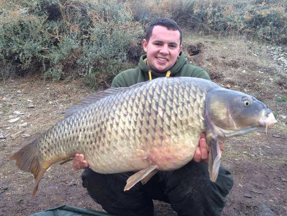 Tom bagged a new PB common weighing over 43lbs!