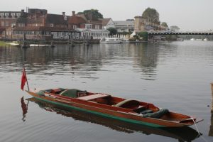 thames bank boat up for auction