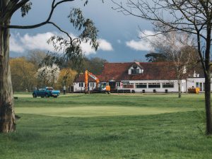 Should We Worry About Golf Clubs Closing?