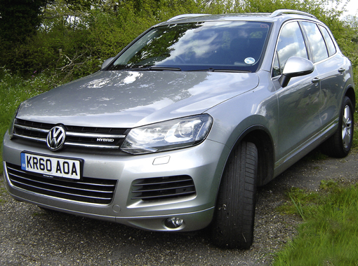 4x4 Reviews Volkswagen Touareg 3 0 V6 Tsi Hybrid Shooting Uk The Latest Model Is Hybrid Which Ed By A Supercharged 3 0l V6 Tsi Petrol Engine That Delivers 328bhp With An Underfloor Electric Motor