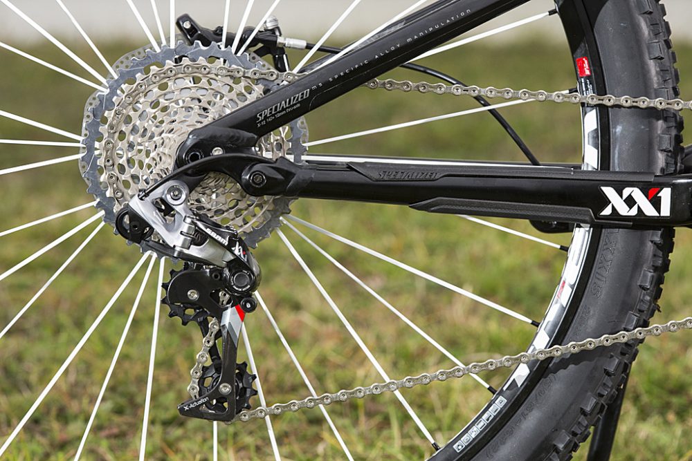 X-Horizon rear derailleur offsets the upper jockey wheel