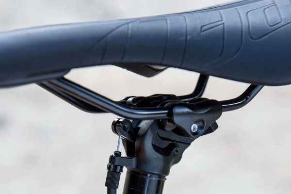 Dropper post as standard is an asset (Fowler)