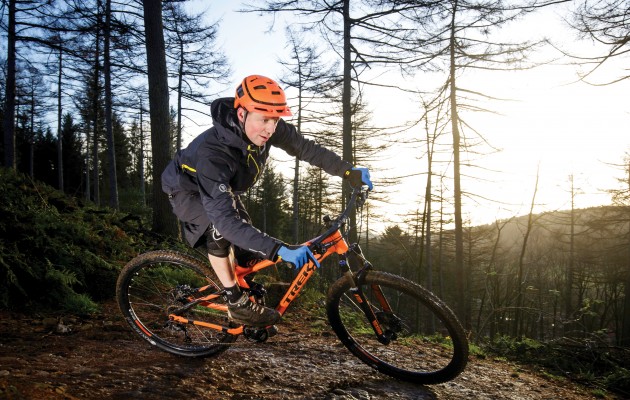 Trek Fuel EX 5 riding