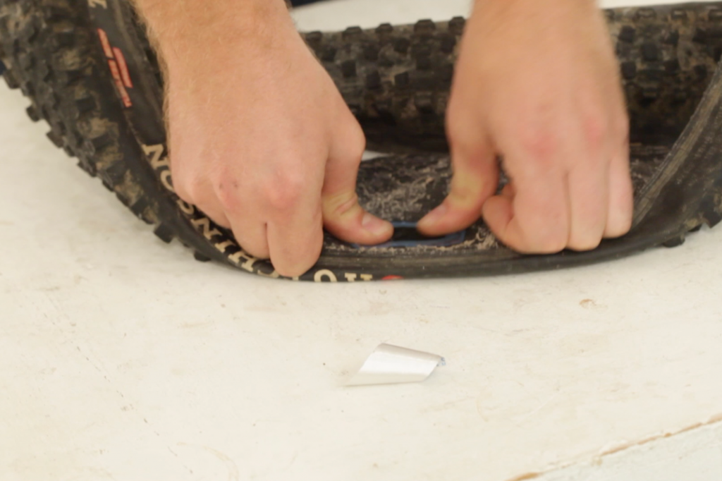 How to bleed Shimano mountain bike disc brakes MBR