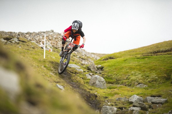 100 pre cent natural trails in the Dales (Burton)