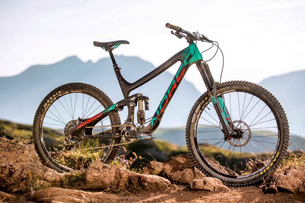 Norco Range Carbon 7.1 review side on