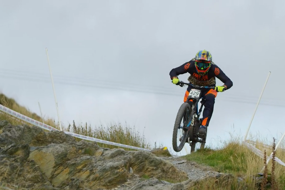 Watch Rob Warner's return to downhill racing - MBR