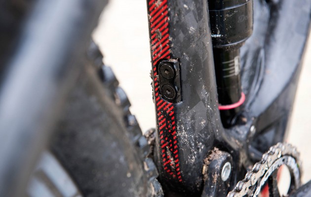 Removable front mech hanger keep the frame looking clean (Kiaulehn)