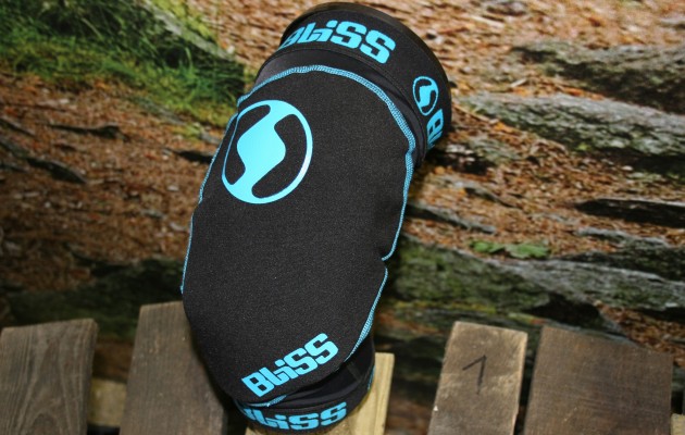 Bliss trail knee pad