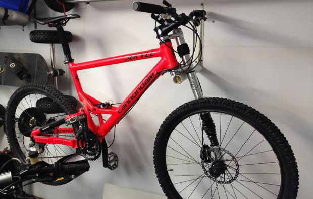 Cannondale Jekyll stolen cctv