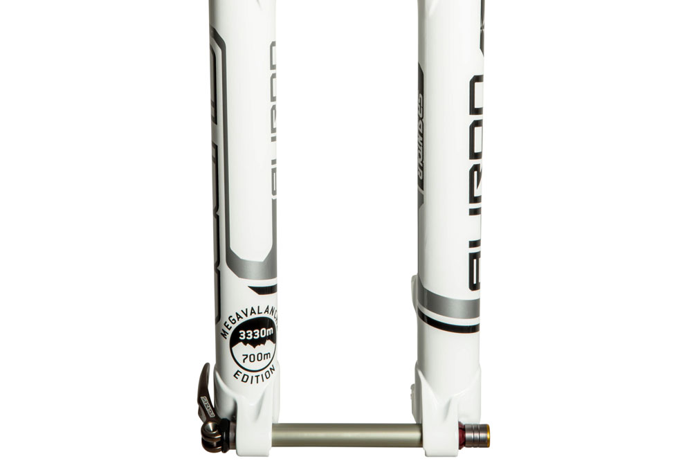 xSRS_AURON_Megavalanche_RC2_PCS_White_27,5_Front_2E4B9607