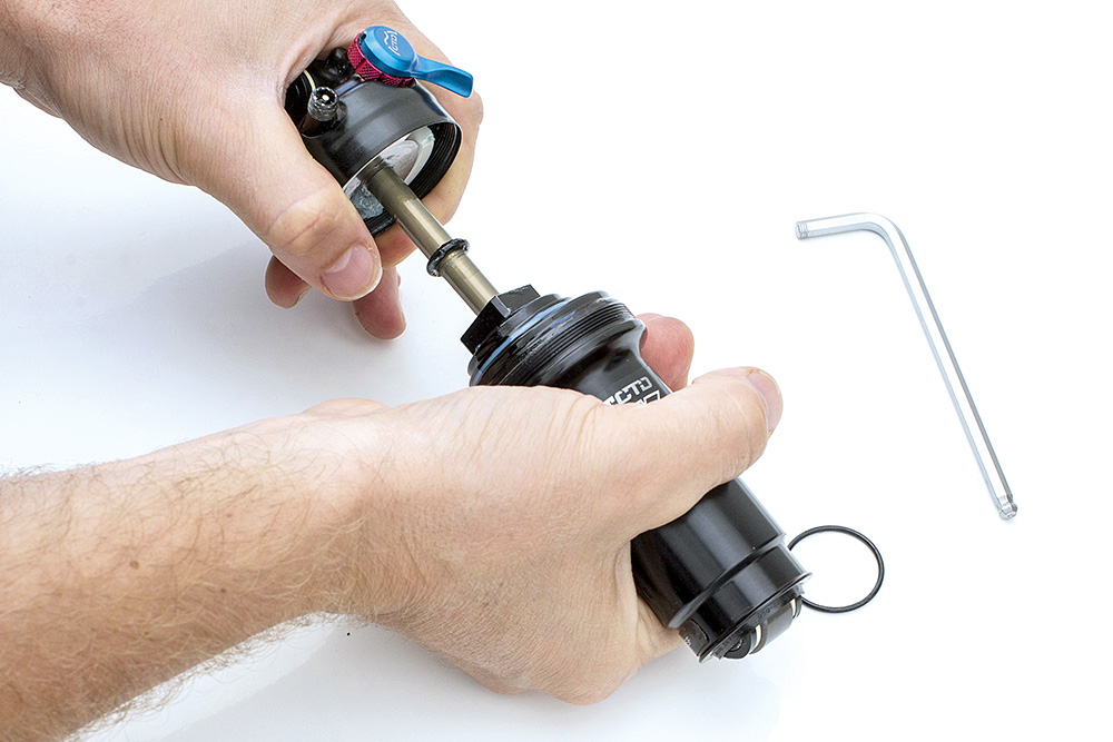 Fox-rear-shock-air-spacer-swap-BUZZ-06