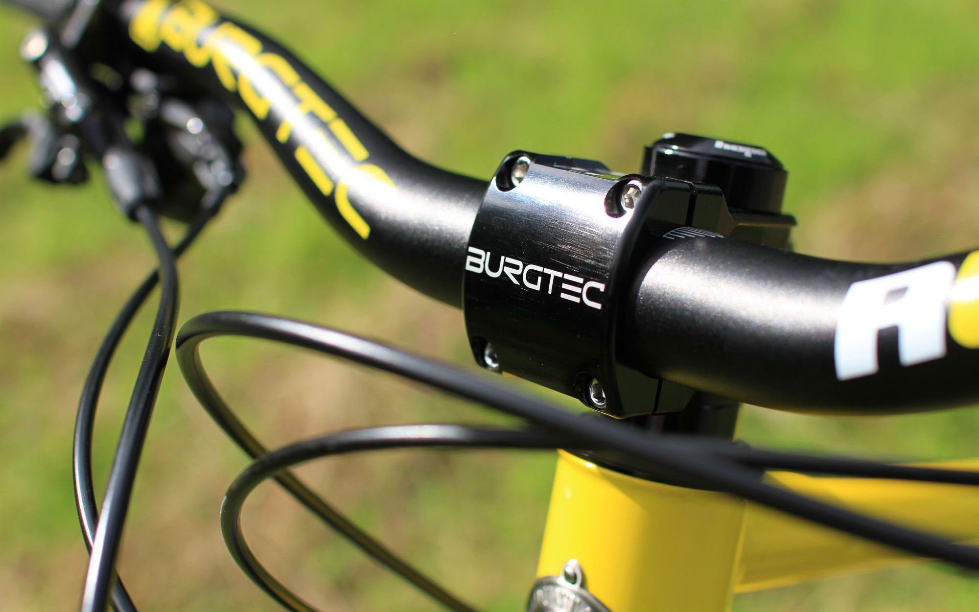Some nice Burgtec bits on the XT build