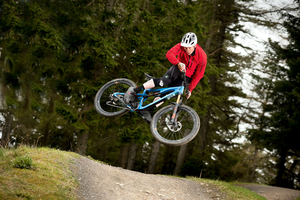 Notice how Andy’s hips are already lined up with the landing despite his bike being diagonal to the trail.