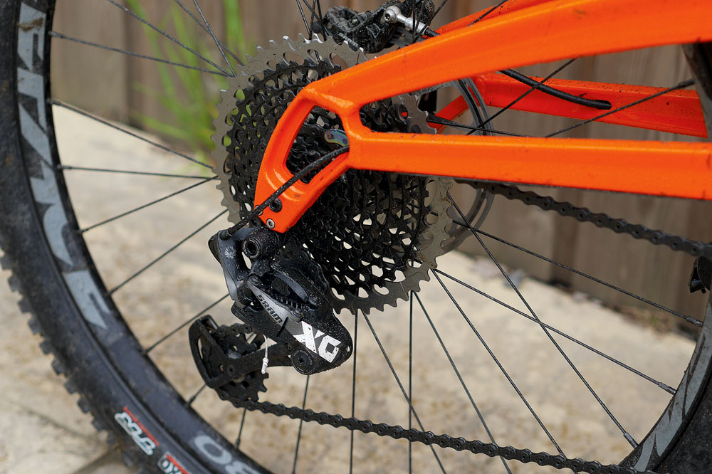 Boosted back end delivers rigidity and better tyre clearance