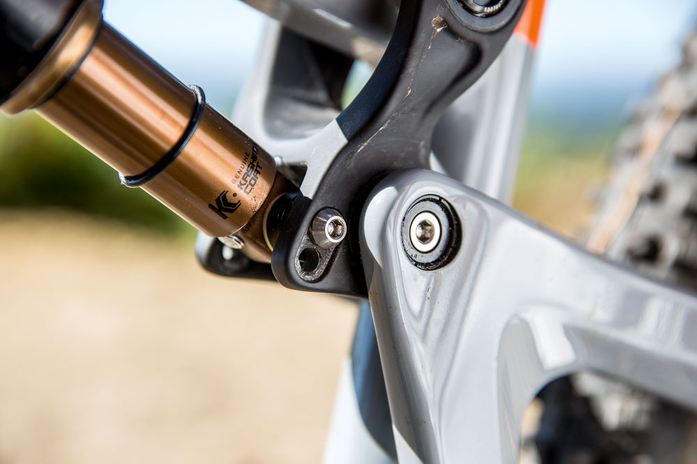 Switching between 115 and 130mm travel doesn’t change geometry