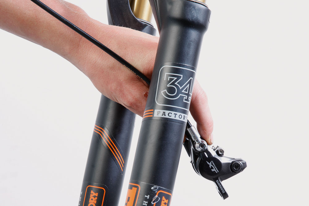 xworkshop-fitting-new-disc-brake-02