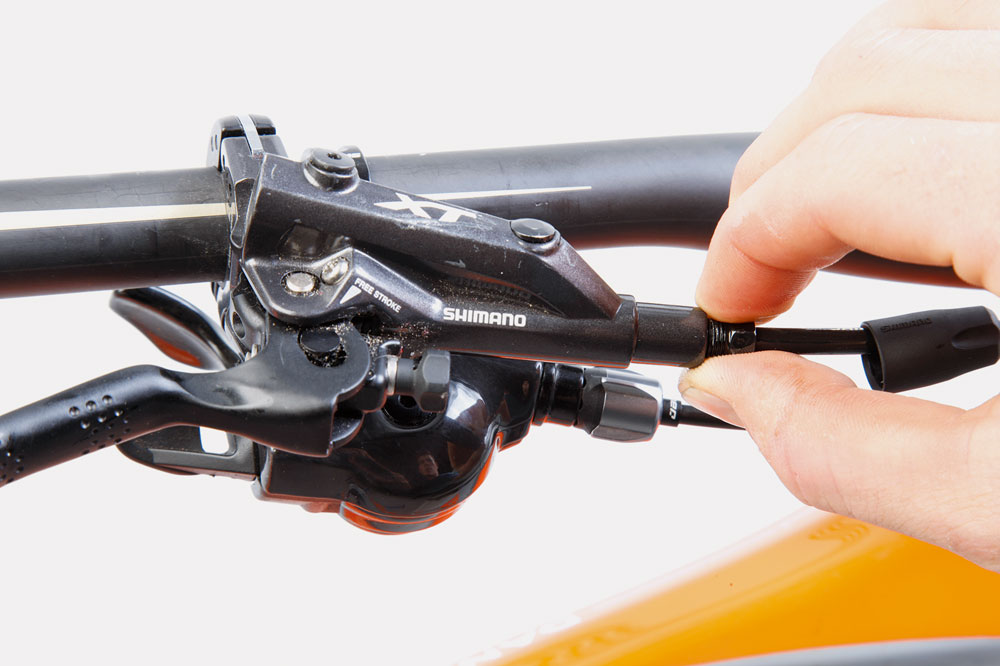 xworkshop-fitting-new-disc-brake-10