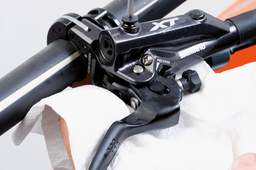 xworkshop-fitting-new-disc-brake-13