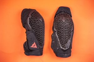 dainese trail skins