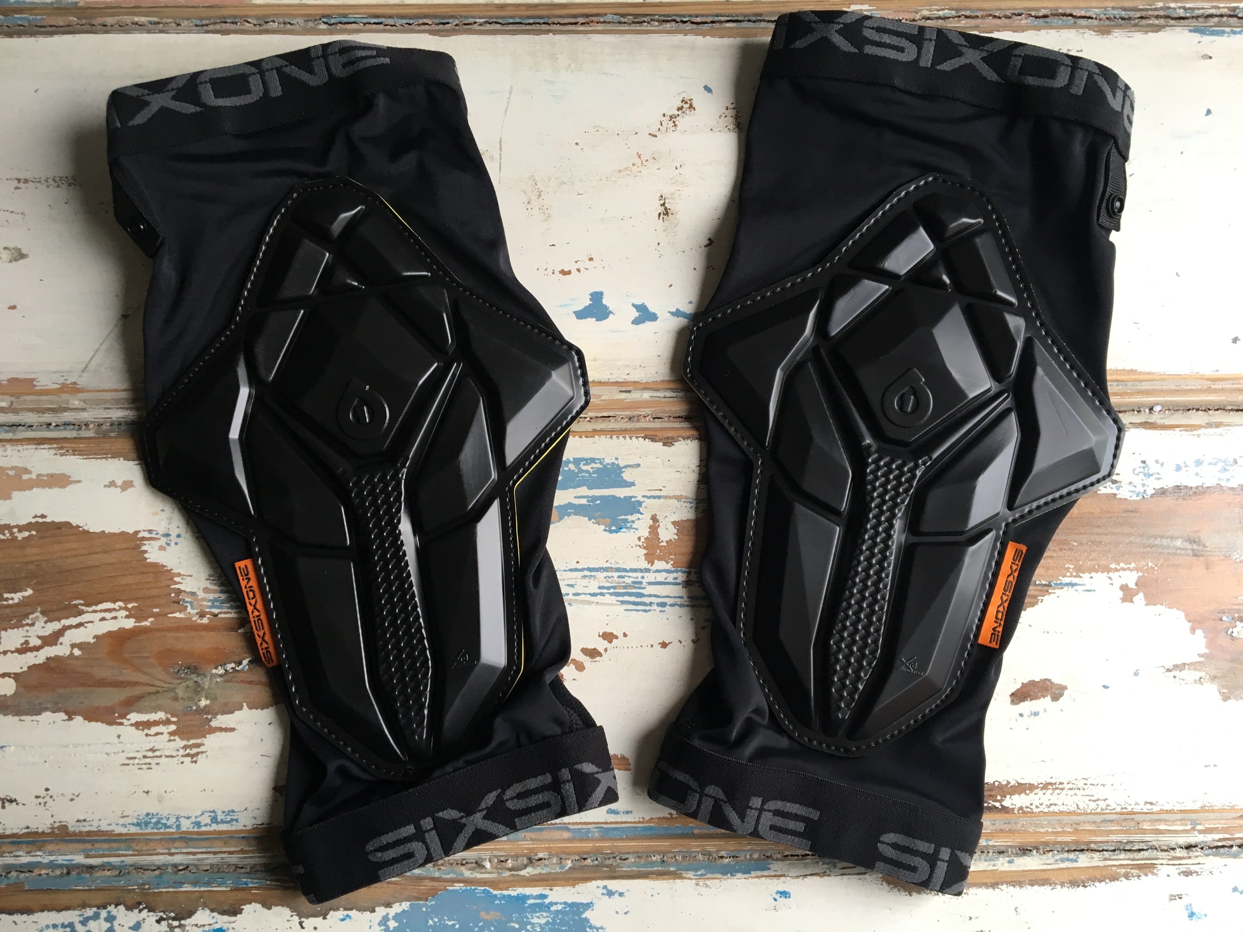 661 Rekon knee pads
