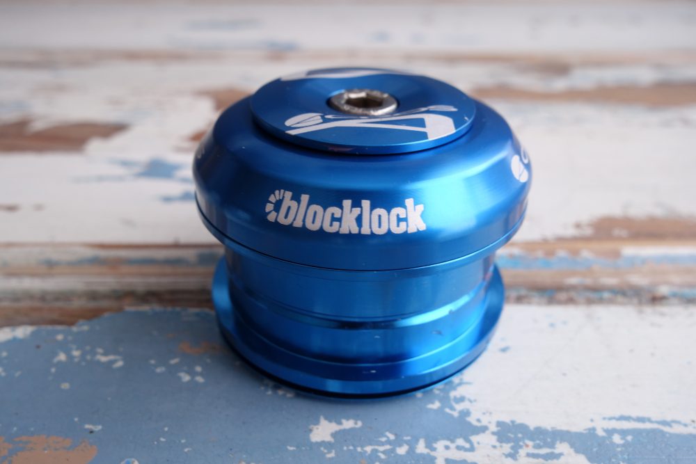 Acros blockLock headset