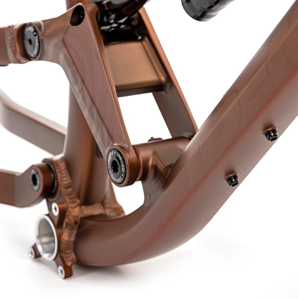 New Identiti Mettle slacker, steeper, longer MBR