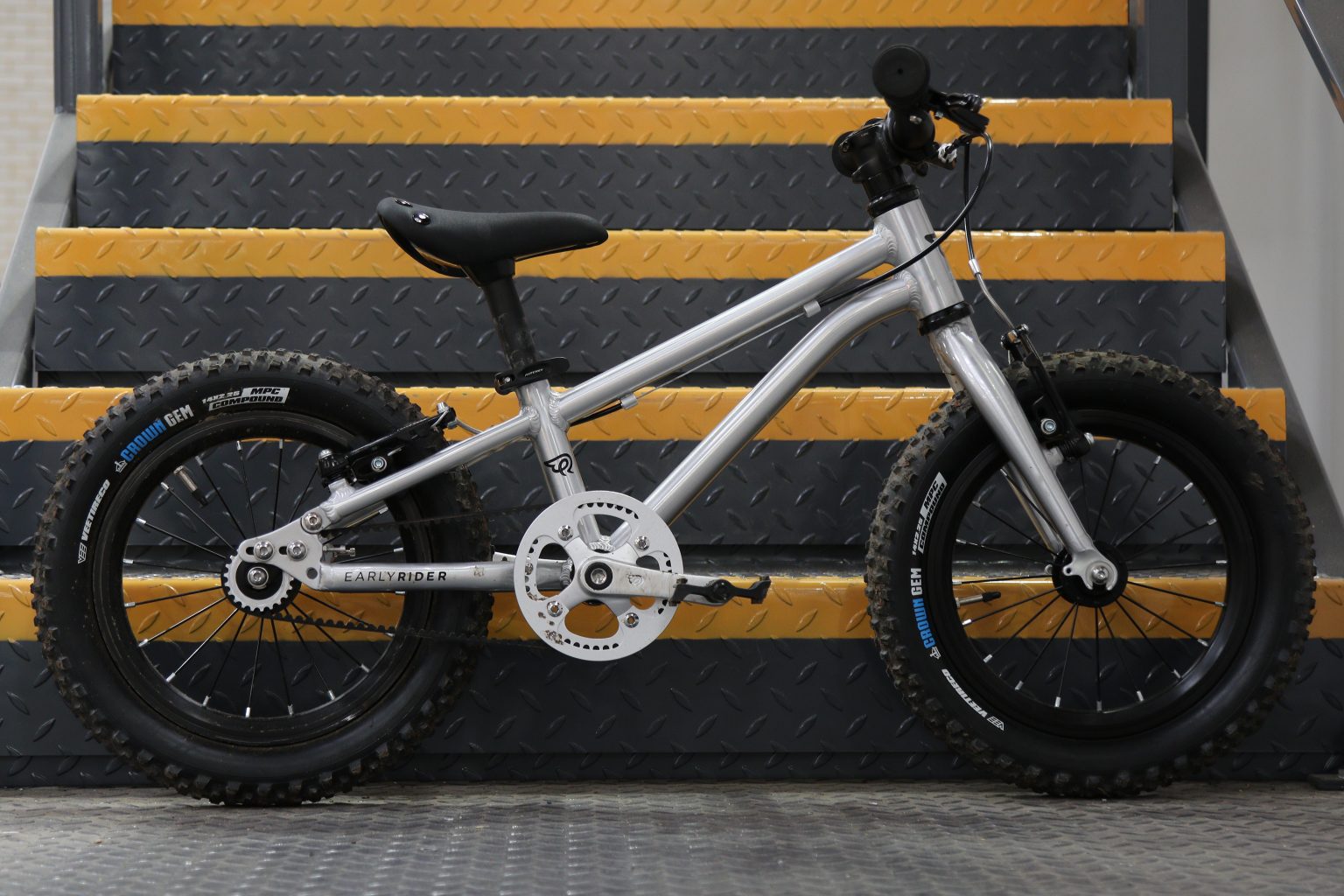 airborne seeker mountain bike