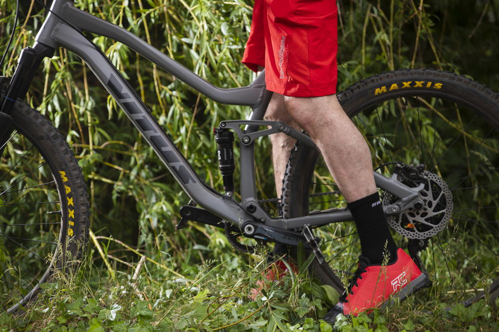 inexpensive full suspension mountain bikes