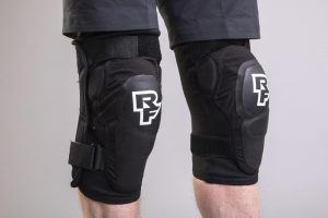 Race Face Roam Knee