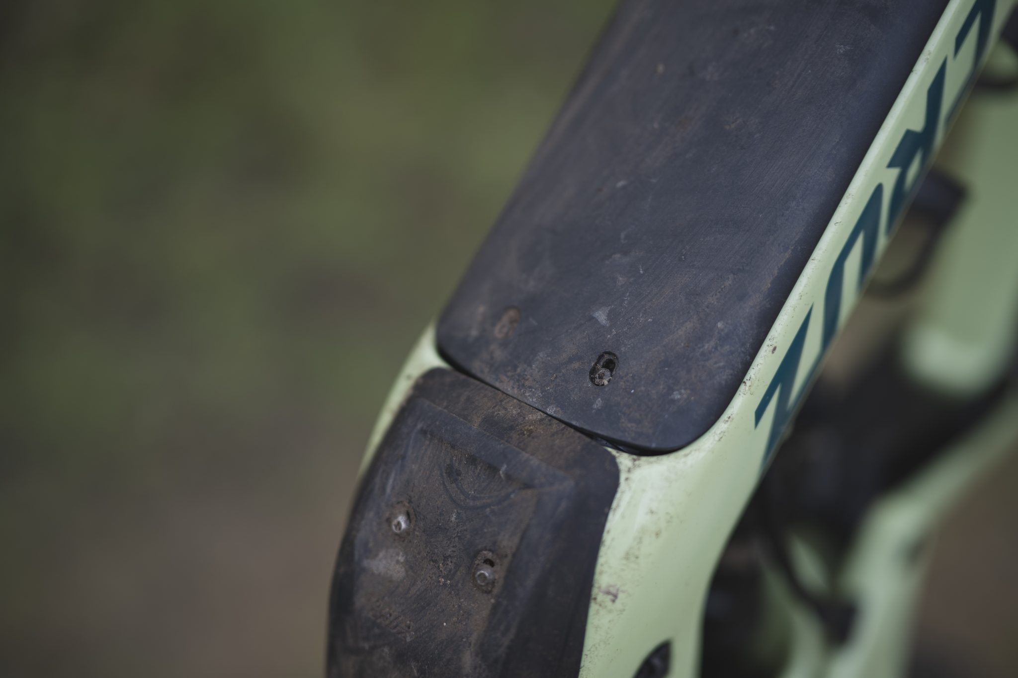 santa cruz heckler battery cover