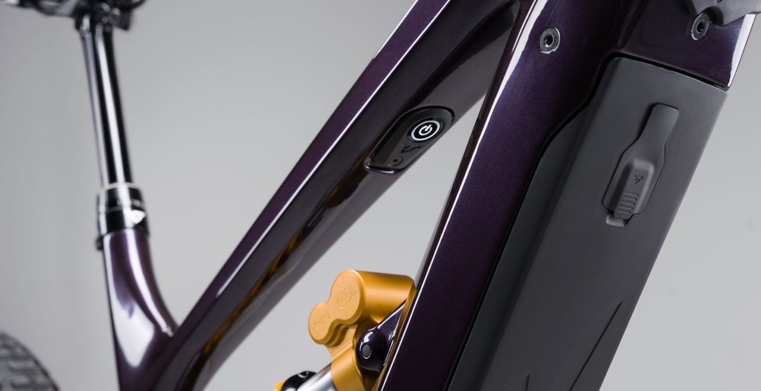 YT's Capra and Decoy get special edition Uncaged 9 models with Ohlins