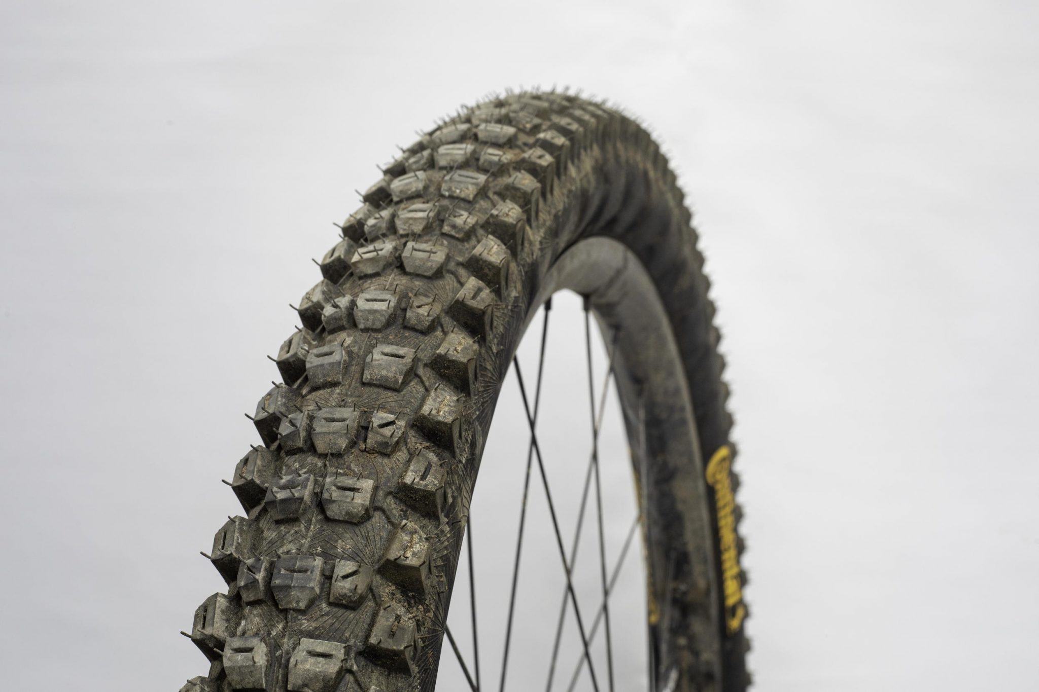 Continental Xynotal Downhill Faltreifen – 27,5x2,40 Zoll, Soft, Für Hardpack & Trockene Trails