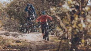 Two mountain bikers riding with Bosch eMTB motors
