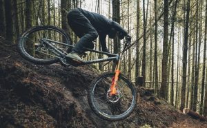 Action shot of the new Atherton AM.200.M bike