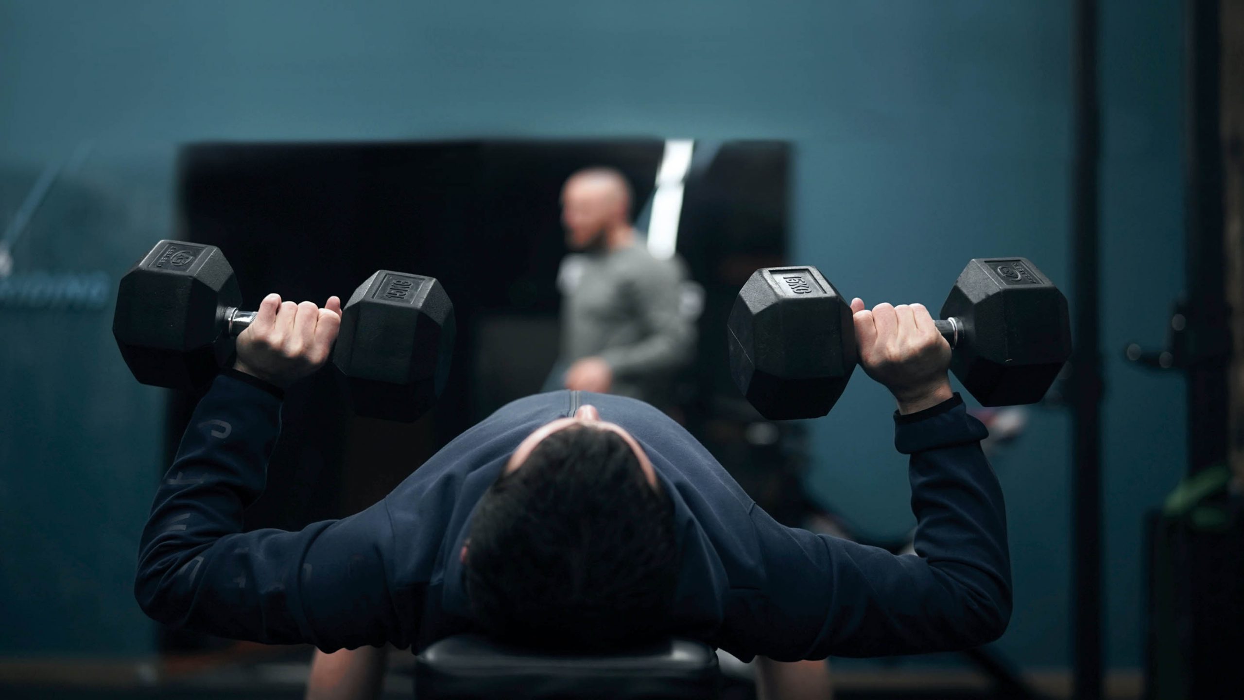 Man lifting dumbells