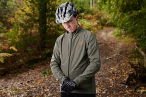 Giro Cascade Stow waterproof jacket