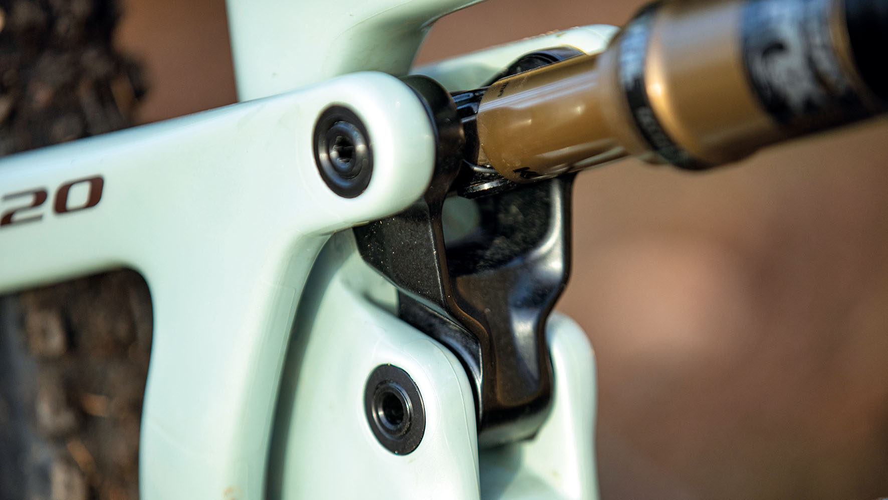 Yeti SB120 T-Series T1 MY23 shock detail