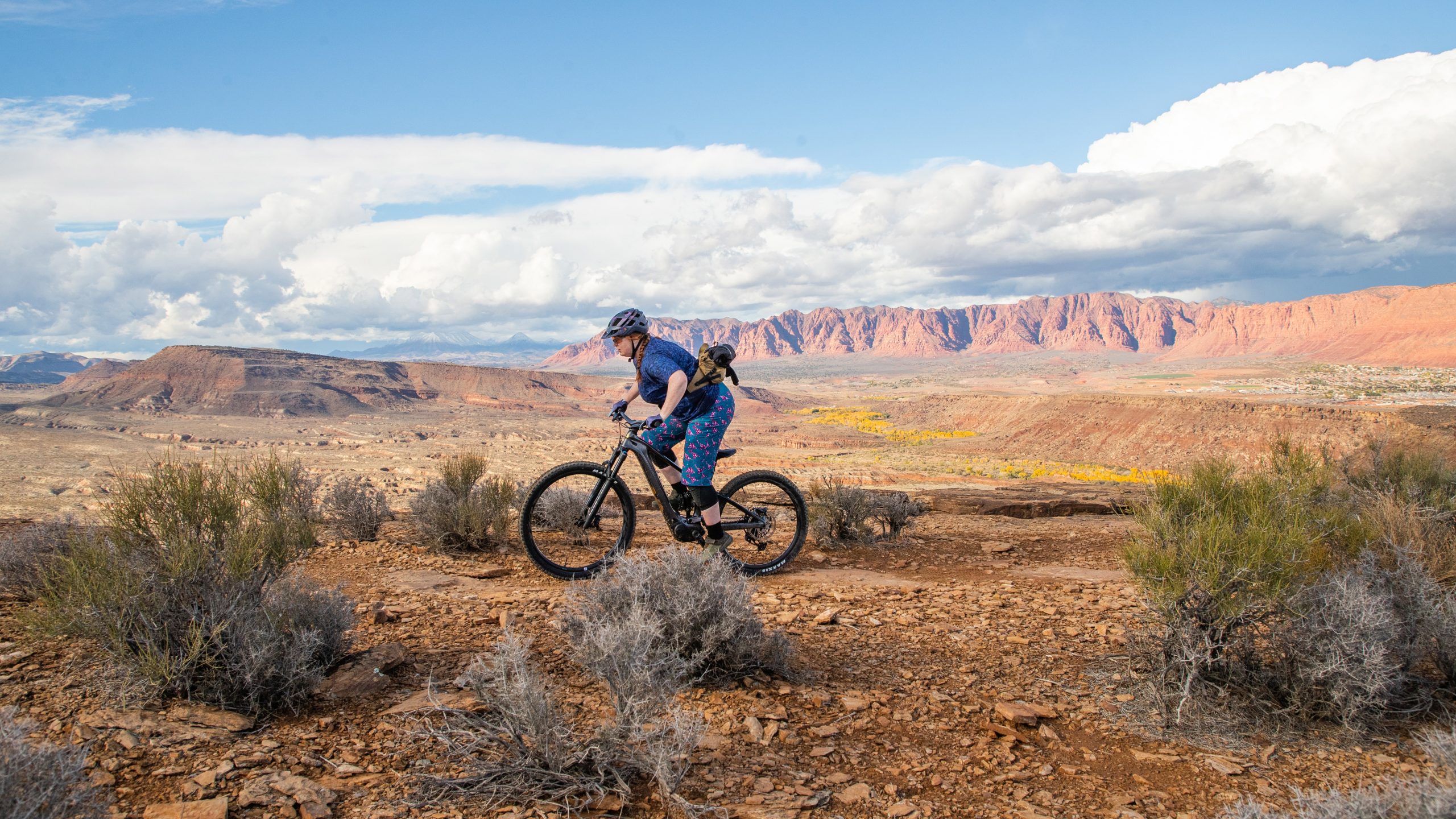 Aoife Glass rides the Liv Intrigue X Advanced E+ Elite