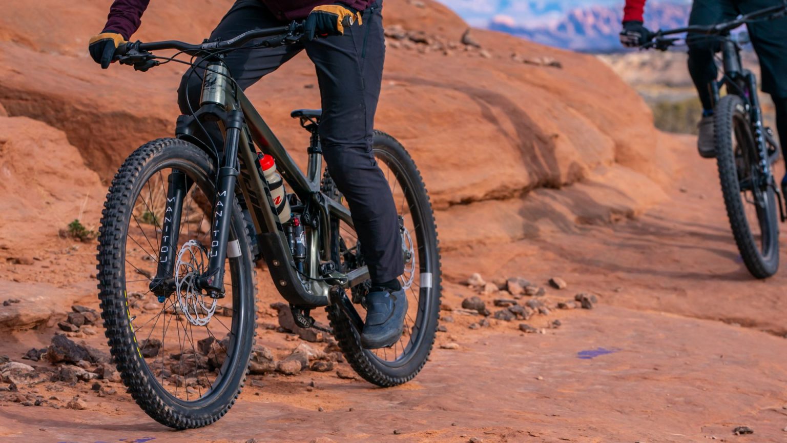 Mattoc One fork to rule them all: Manitou’s new Mattoc forks offers 'versatile ...