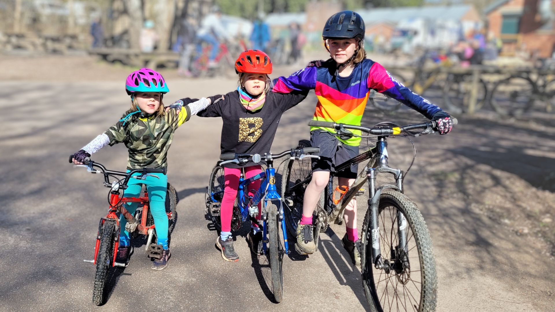 Best mountain bike protection gear for kids: helmets, knee pads, shoes and  more - MBR