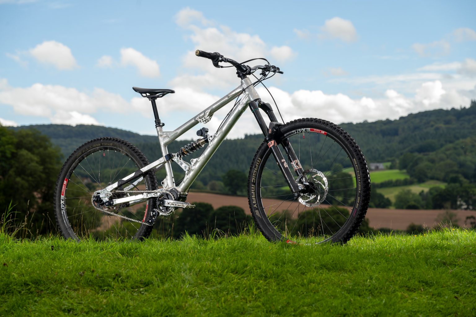 First Look: Geometron G2 Pinion gearbox bike 2024 - MBR