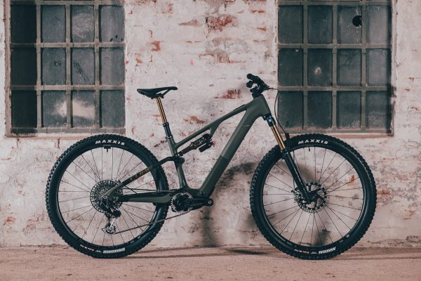 Cube AMS Hybrid ONE44