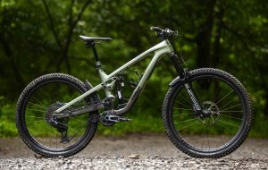 Top end Trek Slash 9.9 X0 AXS T-Type Gen 6 enduro bike, with the latest high pivot idler suspension design