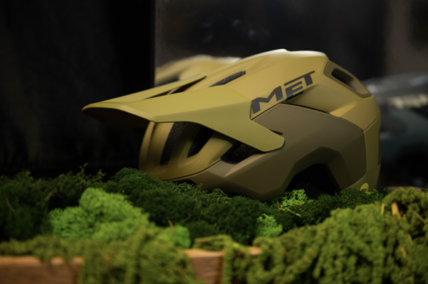 2025 Met Revo Helmet