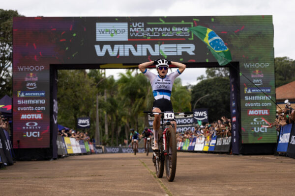 Samara Maxwell wins the XCO World Cup in Araxa, Brazil