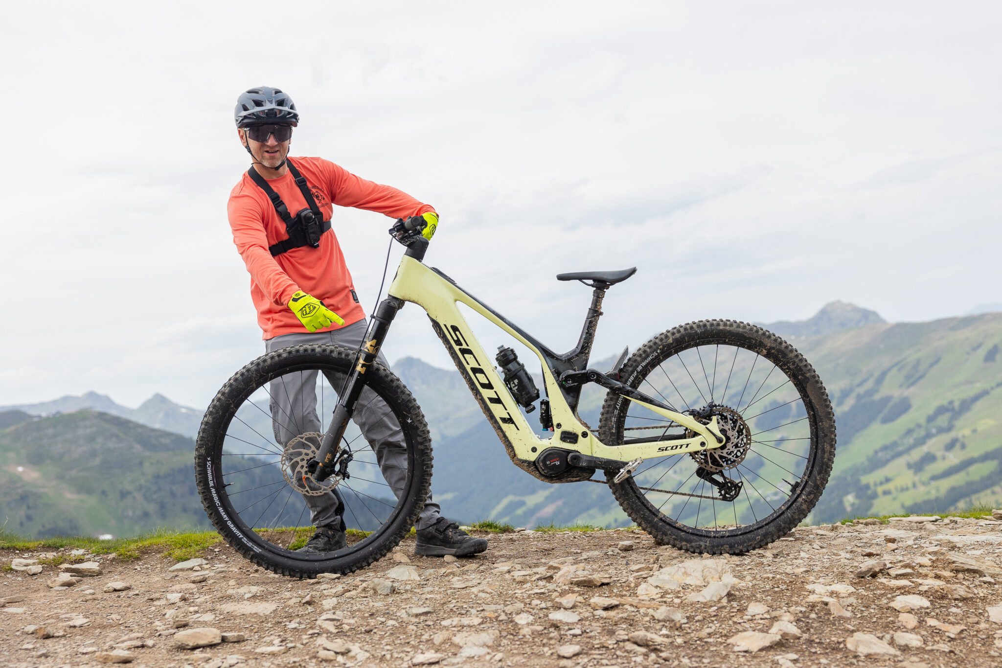 Fox’s inverted Podium fork is heavy, expensive, and a faff to live with ...