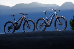 Pivot Shuttle AM