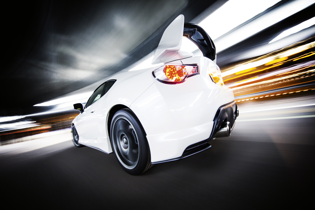 Canon-EF-11-24mm-f4L-USM-car-shoot